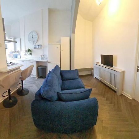 Entire 2 Bed Flat On 3Rd Floor Near City Centre & Stadium Cardiff Exteriör bild
