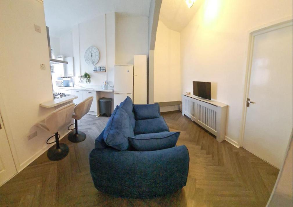 Entire 2 Bed Flat On 3Rd Floor Near City Centre & Stadium Cardiff Exteriör bild